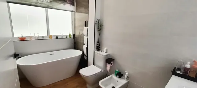 MAGNIFICO PISO DE TRES DOMITORIOS Y DOS BAÑOS REFORMADO CERCA DEL MAR — 19
