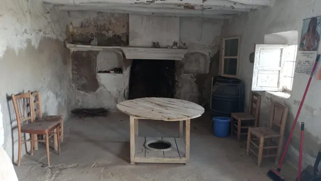 LÚCAR( ALMERÍA ). VENTA DE CORTIJO CON TERRENO. — 27