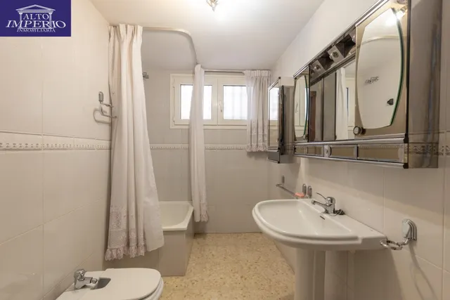 Complejo industrial con vivienda en Alhendín con 2500 metros cuadrados — 36