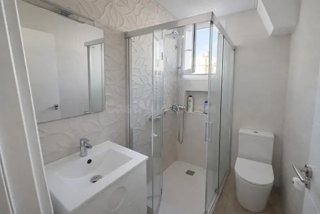 Piso 3 habitaciones 68m² en venta - Nervión - foto 3