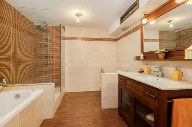 Adosado “Dos en Uno” con apartamento independiente. — 33