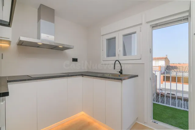 Piso de 3 habitaciones reformado al lado del Colegio Oms i de Prat. — 4