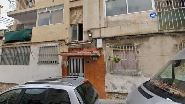 Se vende piso OKUPADO en C/ PERLA, DE LA, 7 Alicante (Alican
