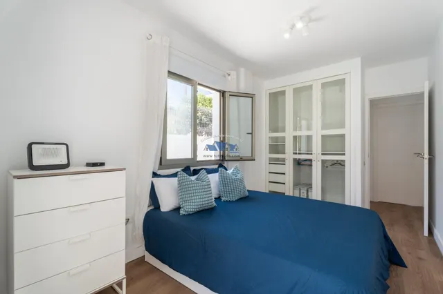 Chalet independiente en venta — 18