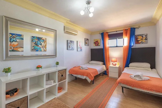 Chalet 5 habitaciones 334m² en venta - Costa Del Sol — 28