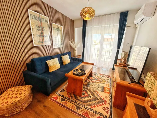 Exclusivo Ático Reformado en 2025 en el Corazón de Torreviej - foto 3