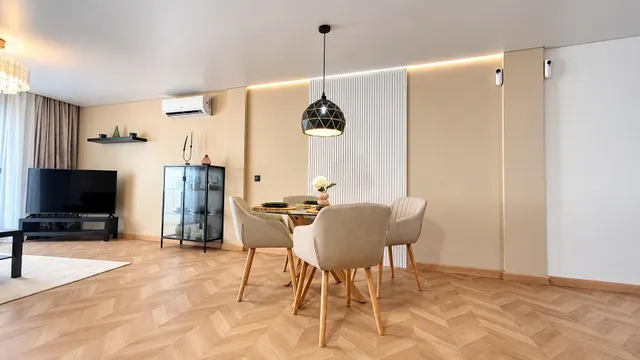 Apartamento reformado de 3 dormitorios con vistas al mar en el centro de Torrevieja — 8