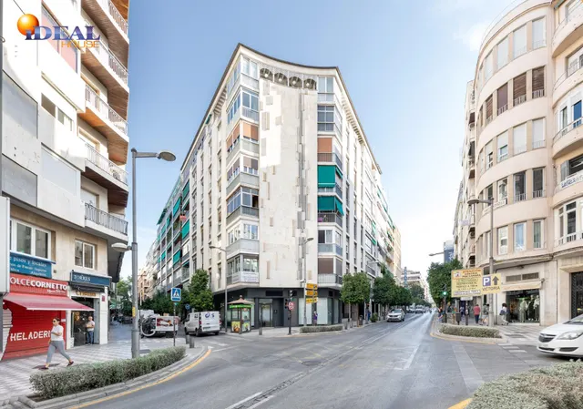 PISO DE 5 DORMITORIOS EN CALLE RECOGIDAS — 34