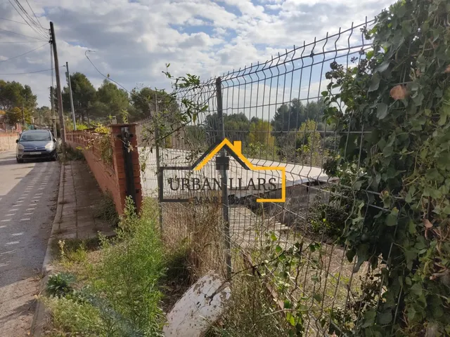 Terreno Urbano en Esparreguera: ¡Una Oportunidad Única! PARA - foto 2