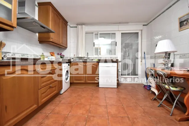 ADOSADO SEMINUEVO CON PISCINA, 2 TERRAZAS Y AMPLIO GARAJE — 14