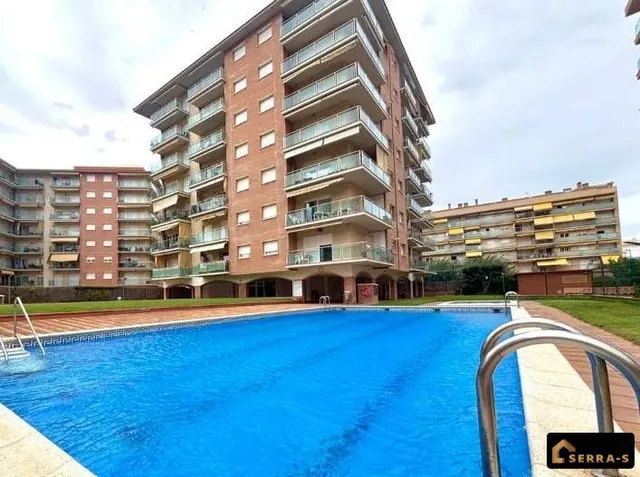 Apartamento con terraza, piscina y licencia turística a 300 metros de la playa en Santa Susanna — 25