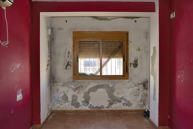 Casa adosada de 4 dormitorios con terraza para reformar en Algeciras — 13