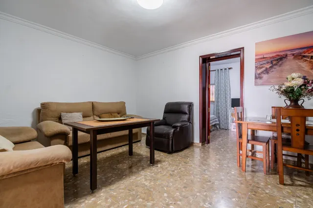 CASA DE DOS PLANTAS EN VENTA — 25