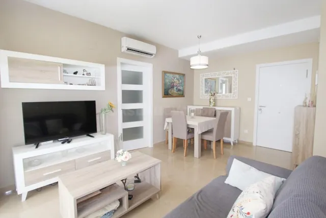REF. 1853_APARTAMENTO EN 8º PLANTA CIUDAD JARDÍN II CON GARA - foto 4