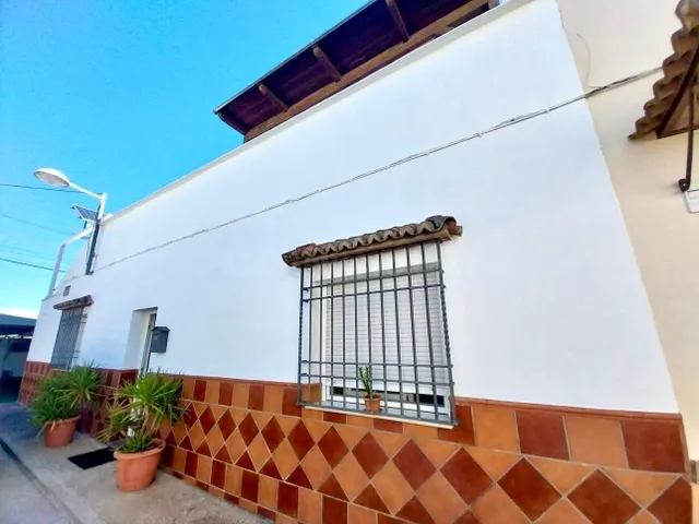 Casa hipotecable en alcolea con garaje, gran terraza y placas solares — 2