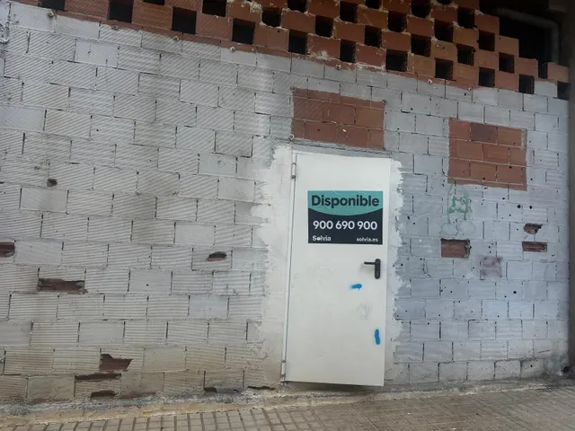 ¡Oportunidad Imperdible en el Corazón de Villena! Local Comercial a la Venta — 6