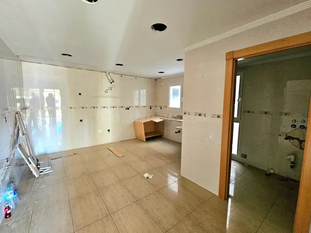 APARTAMENTO EN TORREVIEJA: 4 HAB, 2 BAÑOS - foto 3