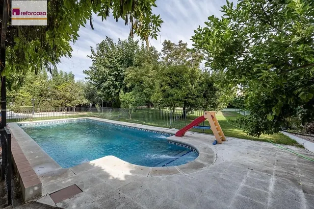 Espectacular Chalet en Ogijares - Ideal para Familias — 10