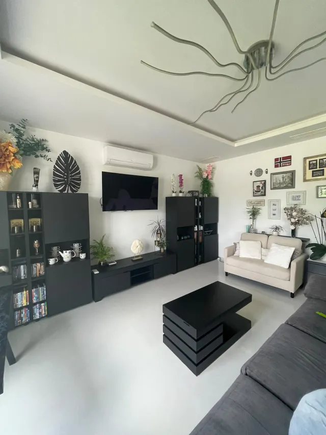 Exclusivo chalet con piscina, amplios jardines y excelentes prestaciones — 16