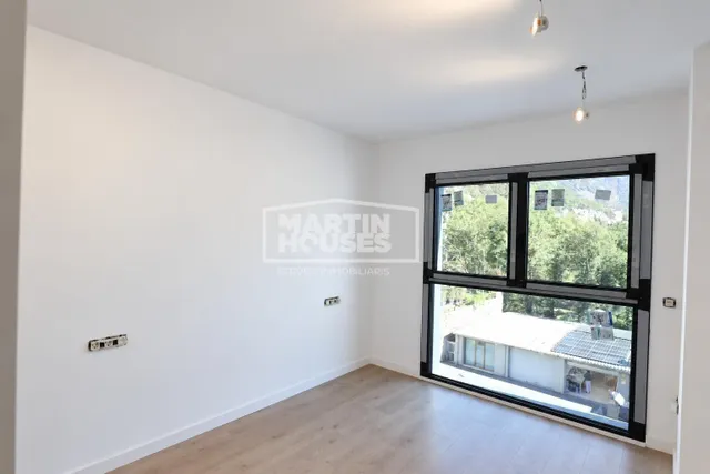 Piso con terraza a pocos minutos del centro de Andorra — 8