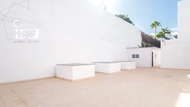 Villa moderna en venta en el Madroñal de Fañabe,  Adeje . — 45
