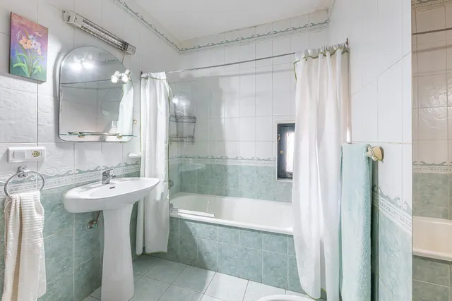 ¡Oportunidad en Doña Pilar! Piso de 2 dormitorios con piscina, jardines, parking y pista de tenis — 16