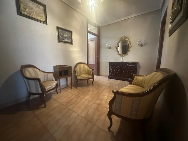 Venta: Amplio y Luminoso Piso en el Barrio de los Judíos. — 15
