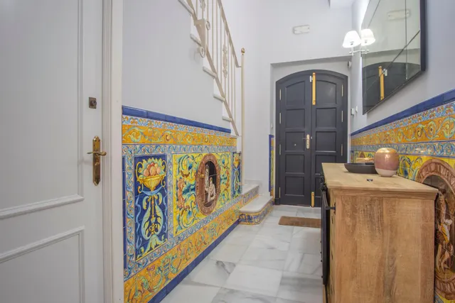 Espaciosa casa con encanto en el centro: elegancia, azotea y sótano en calle Murillo ✨ — 9