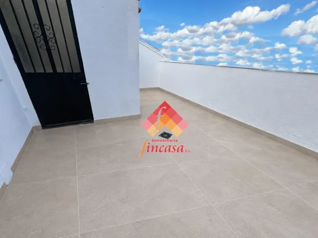 AMPLIO ÁTICO EN AVENIDA DE MÁLAGA — 9