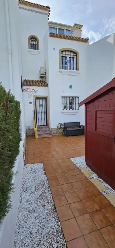 Gran chalet en orihuela: 2 hab, 3 baño — 9