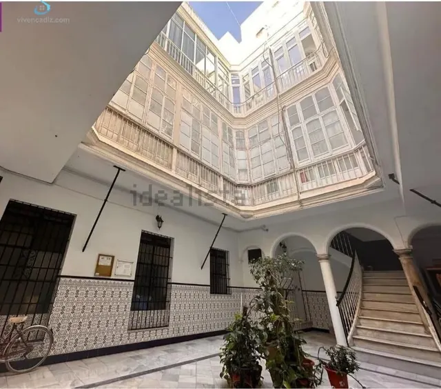 MAGNIFICO LOCAL COMERCIAL EN PLENO CENTRO — 6