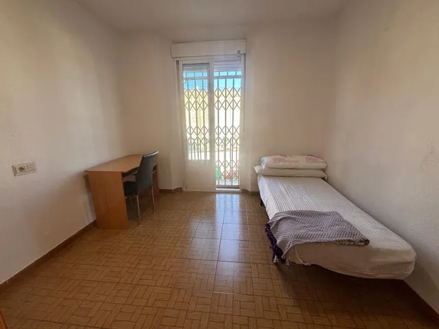 PISO ESTUDIANTE !!!!!!!!! CARTUJA!!!!!!!!!! — 23
