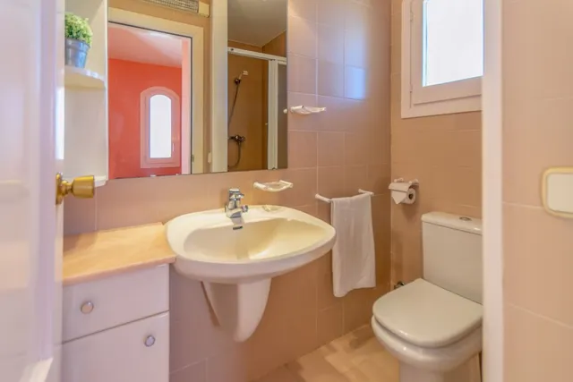 Magnifica villa de 347m2, situada a 1ª línea de mar — 23