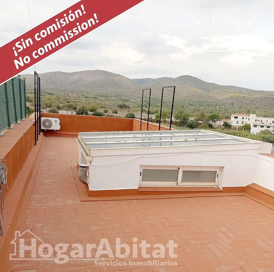 ¡Vistas a las montañas! Casa luminosa con garaje y dos grandes terrazas, cerca del ayuntamiento