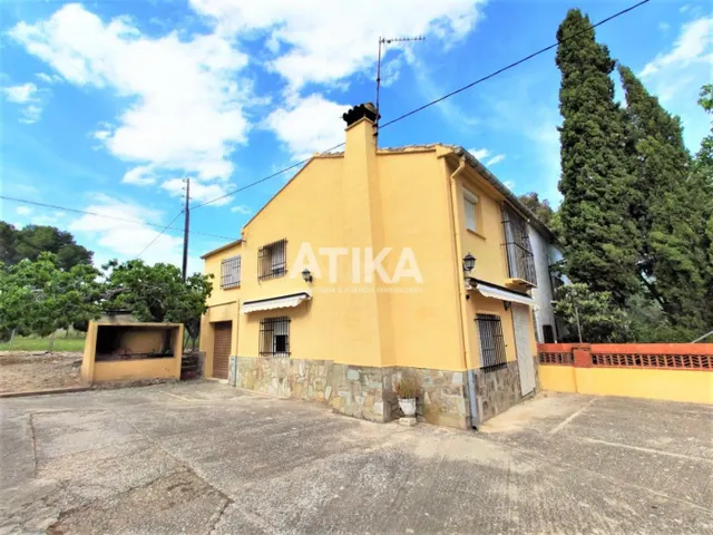 CASA DE CAMPO MUY CERCA DEL CASCO URBANO
