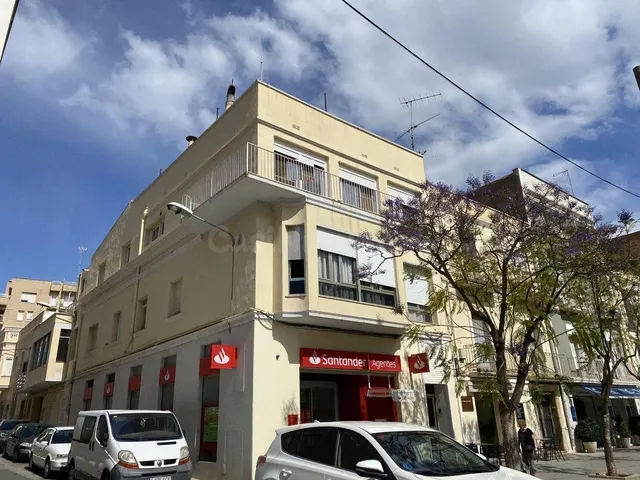 Venta de Casa en La Rapita con dos piso y un local comercial - foto 3