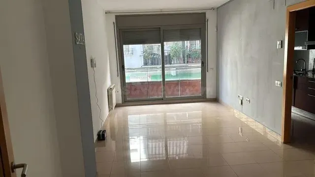 Se vende Piso OKUPADO en Rúa Doctor Aymerich Gilaberto 2 Ter - foto 3