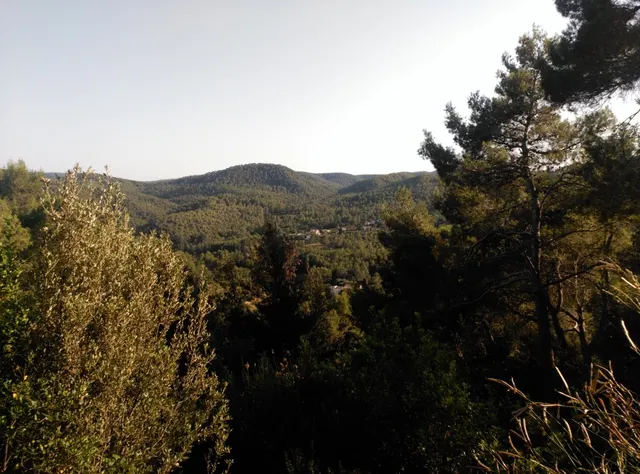 Espectacular terreno que da a dos calles, en Corbera de Llobregat, cerca Hotel Can Fisa. — 43
