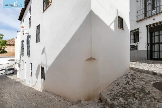 Casa unifamiliar reformada. — 24