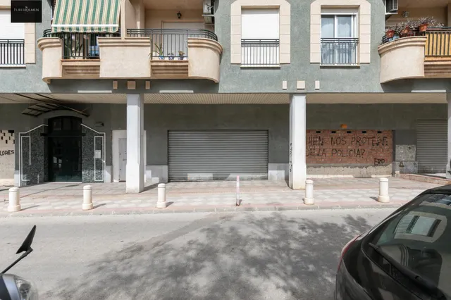 Oportunidad en Atarfe, local de origen de 222m2 — 2