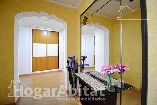 Extraordinaria amplitud en este luminoso primer piso con terrazas y trastero — 24