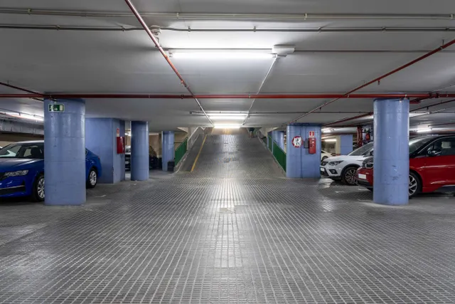 Parking de moto 2m² en alquiler - Eixample — 12