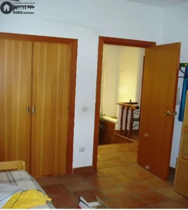 INMOBILIARIA TEJARES VENDE CHALET EN URB. AGUA SOL — 28