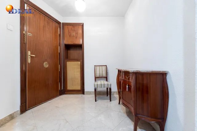 PISO EN PLENO CENTRO JUNTO RECOGIDAS — 19