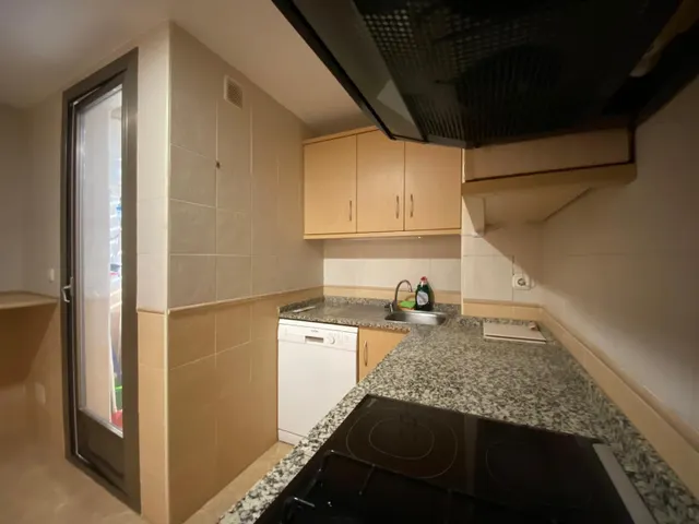 ¡Amplio y Luminoso Piso en Pueblo de San Juan! — 11