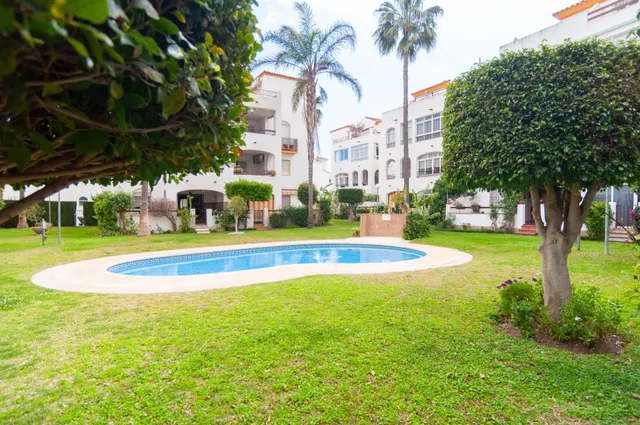 ALQUILER APARTAMENTO 2 DORMITORIOS BENALMADENA COSTA — 16