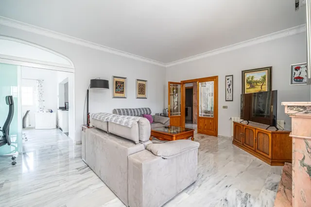Chalet urbano con piscina y jardín en Sa Cabaneta — 11