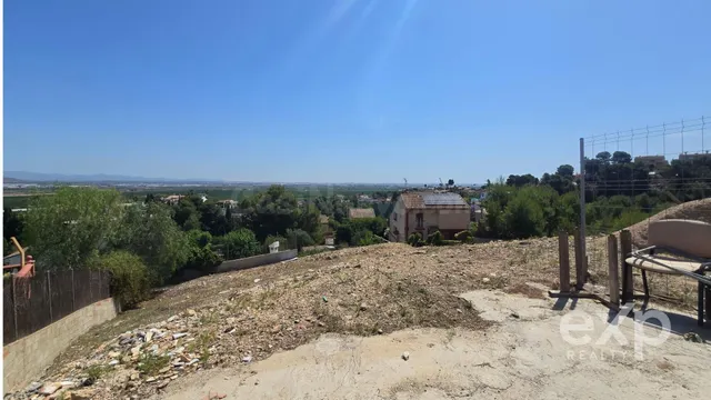 Parcela Urbana de 945 m2 con hermosas vistas en San Miguel - - foto 2