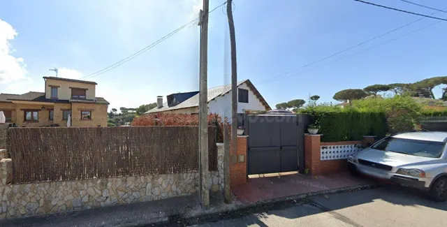 Se vende piso OKUPA en Sant Pere de Vilamajor (Barcelona). - foto 2