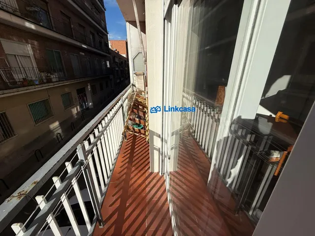 PISO DE TRES DORMITORIOS CON TERRAZA EN CALLE JABIRU - foto 5